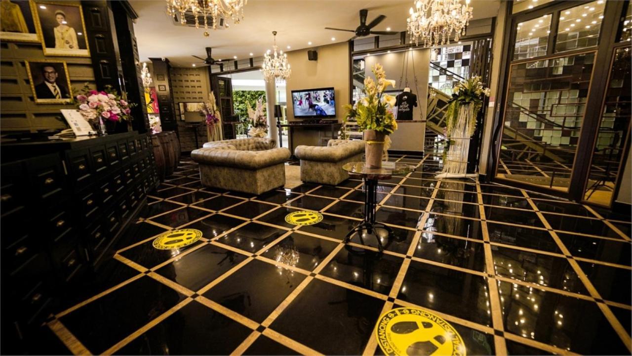 1969 Business Suites @ Ipoh Garden Экстерьер фото