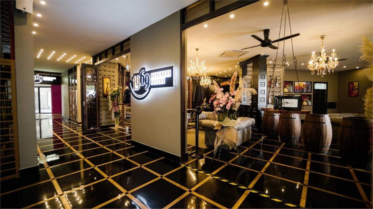 1969 Business Suites @ Ipoh Garden Экстерьер фото