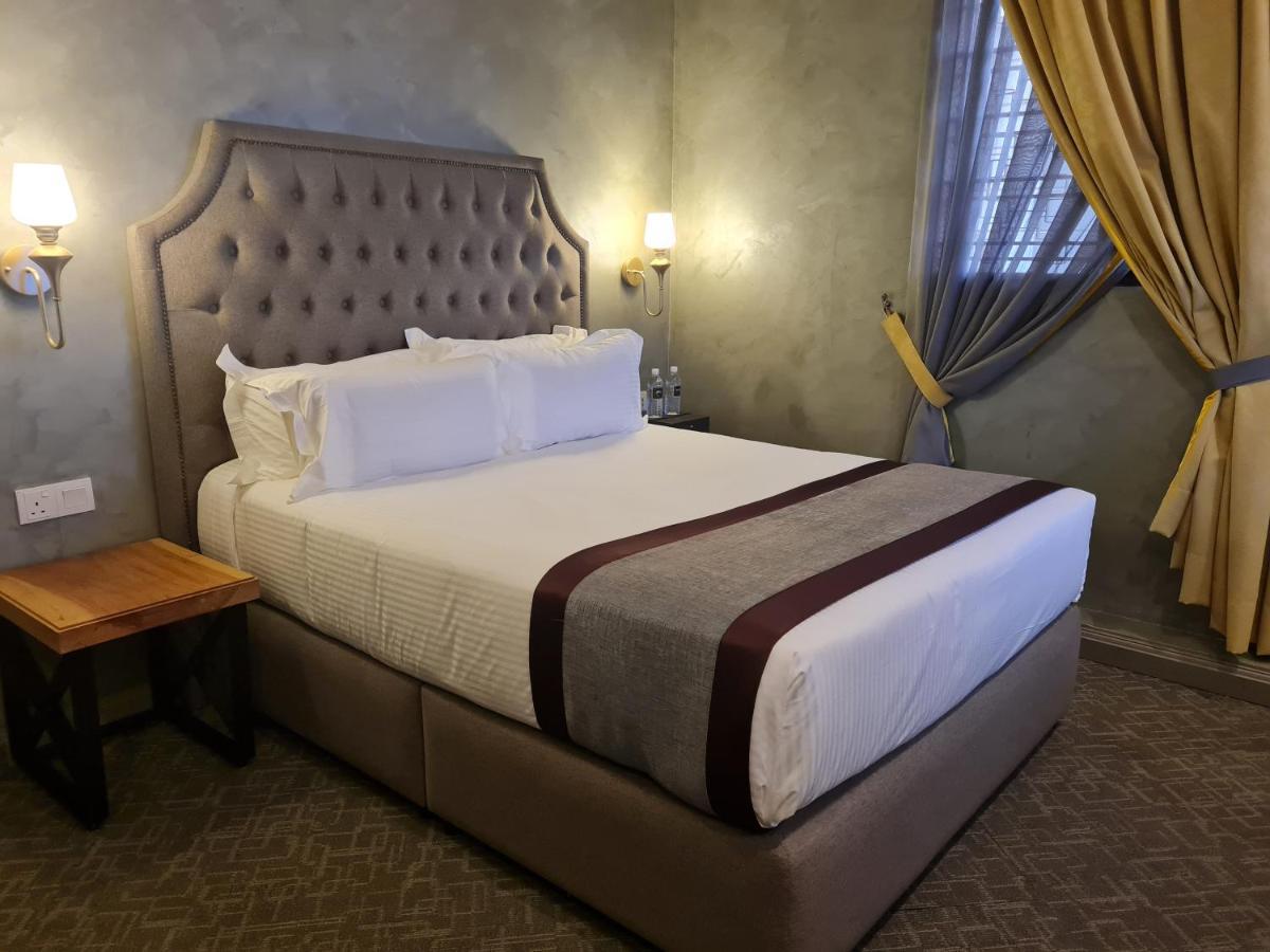 1969 Business Suites @ Ipoh Garden Экстерьер фото